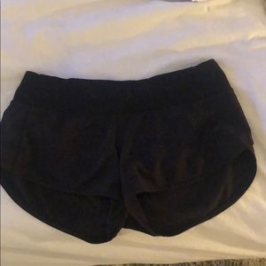 Black lululemon speed up short